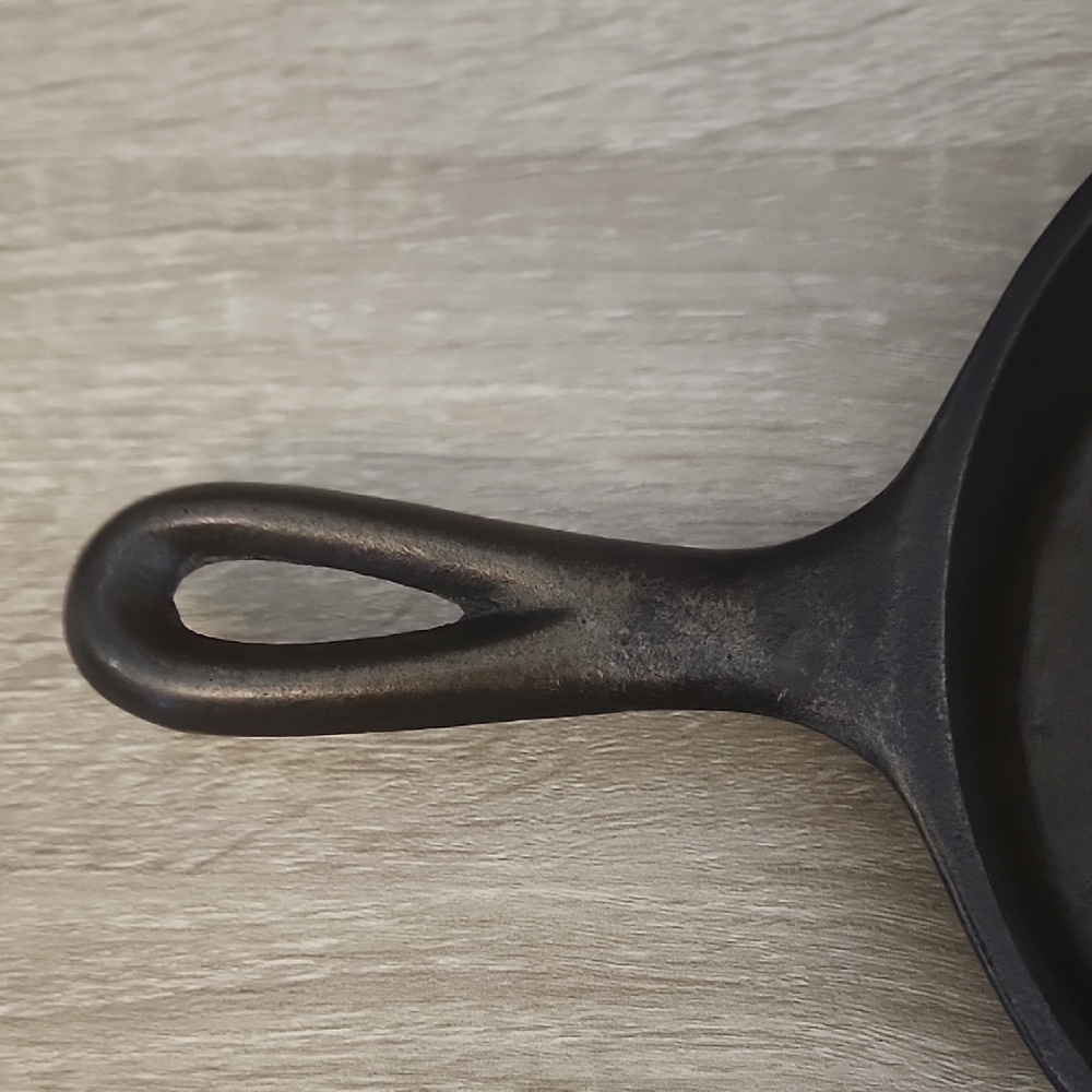 Cast Iron Skillet - Picture 3 of 6
